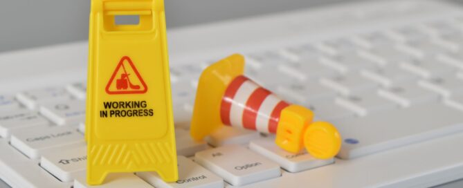 Illustration of common website mistakes small businesses make in 2025, including mobile issues, slow speed, and poor SEO structure.